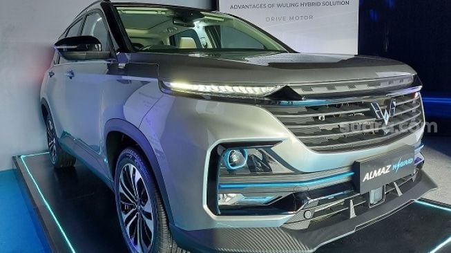 Hal yang Perlu Diketahui dari Wuling New Almaz RS Hybrid Dibandingkan Varian Lain