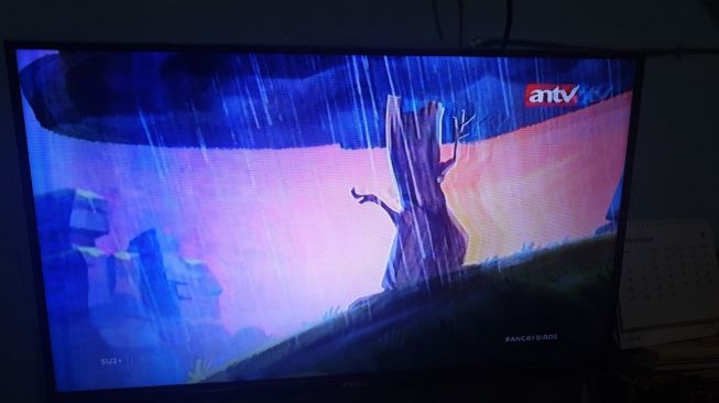 Stasiun TV ANTV masih menggunakan siaran tv analog pada Kamis pagi (3/11/2022)  di Bekasi, Jawa Barat, meski ASO sudah diterapkan di Jabodetabek pada Rabu malam. [Suara.com/Dythia Novianti]