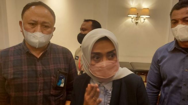 Direktur Utama PT ASDP Indonesia Ferry Ira Puspadewi mengungkapkan, kesiapan pihaknya menjelang libur natal dan tahun baru 2023. [Suara.com/Achmad Fauzi]