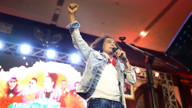 Sudah Tak Urus Perkara Bharada E, Pengacara Deolipa Yumara Sibuk Siapkan Konser di Bandung