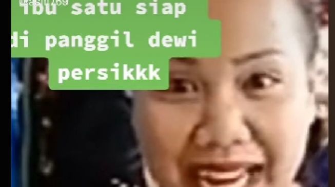 Usai Tantang Dewi Perssik Siap Dipanggil, Ibu Ini Menangis Datangi Polsek