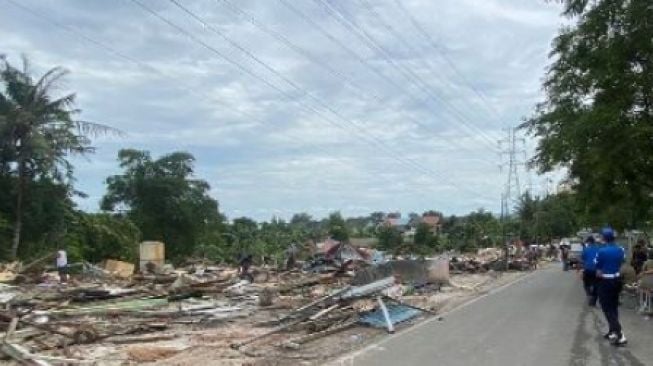 Tanpa Perlawanan, Pamong Praja Batam Bongkar Rumah Warga di Simpang Orchid Park