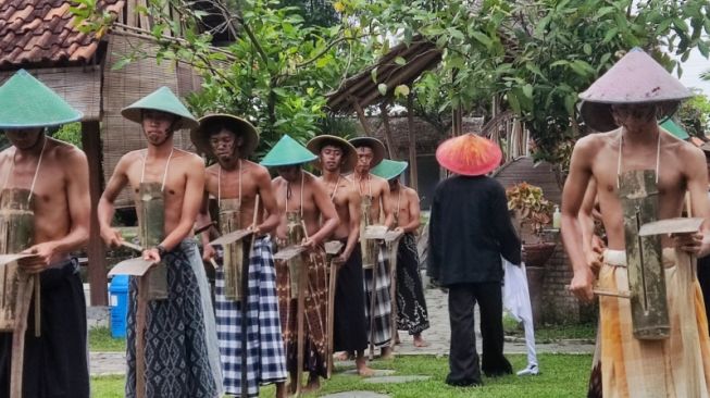 Lakukan Ruwat Jagat, Seniman Yogyakarta Hijrah ke Pacitan