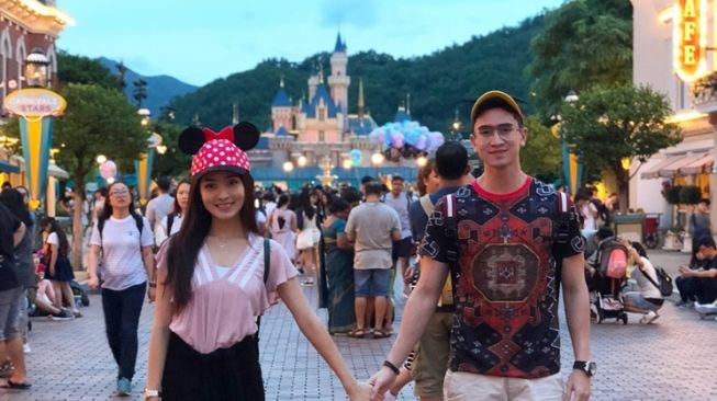 Artis Ajak Pacar Liburan ke Luar Negeri (instagram/@natashawilona12)