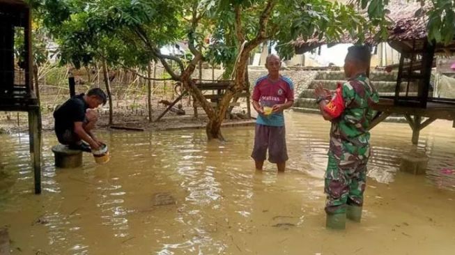 Tiga Rumah di Aceh Timur Rusak Diterjang Banjir, 23 Warga Mengungsi