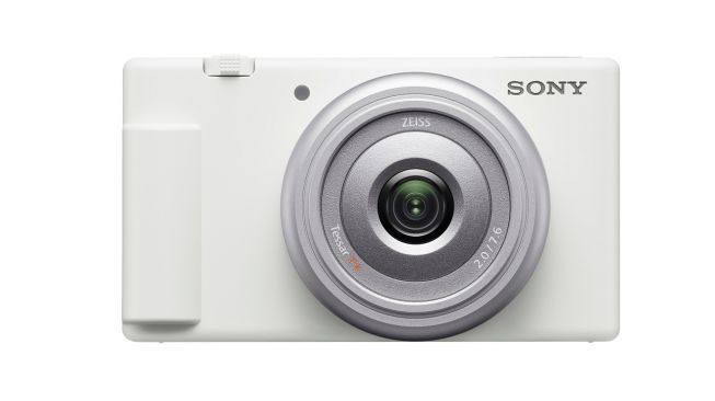 Kamera Sony ZV-1F diluncurkan di Indonesia, Jumat (4/11/2022). Diklaim cocok untuk memproduksi video pendek di platform TikTok. [Dok Sony]