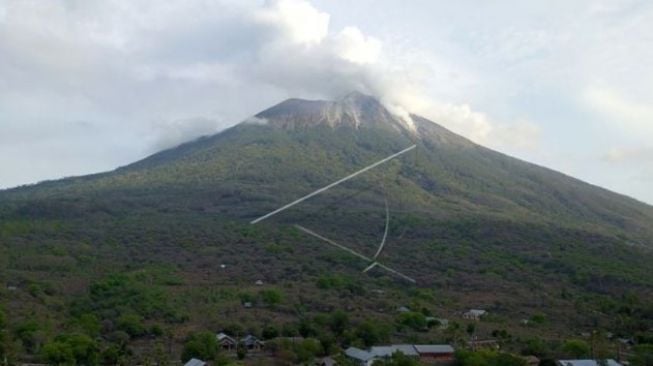 Aktivitas Gunung Api di Lembata Cenderung Menurun