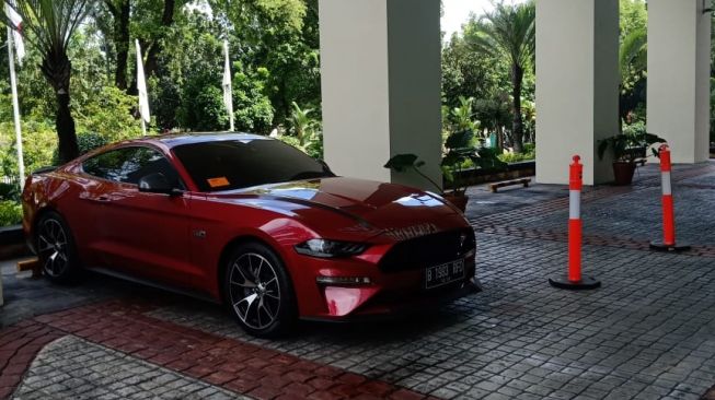 Viral Mobil Sport Pakai Plat Khusus RFD, Kadispenad TNI Lempar ke Polisi