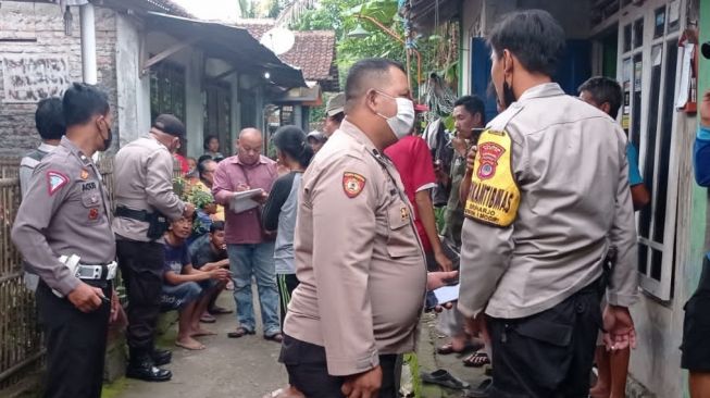 Curiga Tak Disambut Istrinya saat Pulang Kerja, Pria Asal Bantul Syok Temukan WL Tewas di Sumur