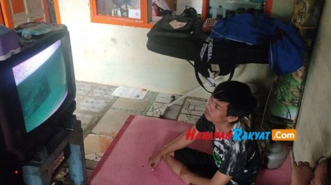 Tampilan Gambar di TV Makin Buram, Warga Tasikmalaya Harap Bantuan Set Top Box Gratis