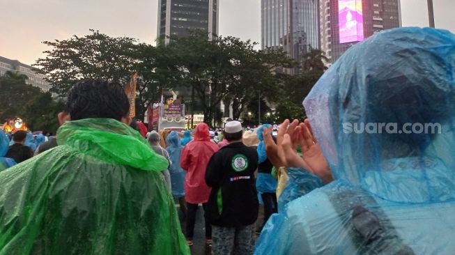 Minta Massa GNPR Jangan Takut Hujan, Orator: Kita Doa untuk Mengetuk Pintu Langit