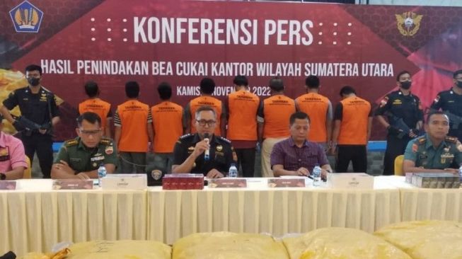 Bea Cukai Sumut Gagalkan Penyelundupan Pakain Bekas dan Rokol Ilegal Senilai Rp 5 Milar Lebih