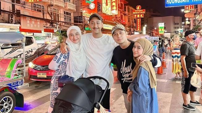 Momen Liburan Lesty Kejora dan Rizky Billar di Thailand(Instagram/@shaniaindryn)