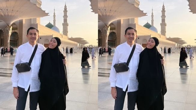 Potret Umrah Ayu Dewi dan Regi Datau (Instagram/@mrsayudewi)