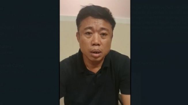 Tangkapan layar Ismail Bolong di dalam video. [KlikKaltim.com]