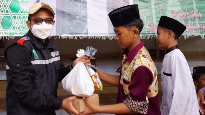 Hasil Donasi, Rumah Kami Peduli Lampung Salurkan Bantuan ke Korban Banjir 