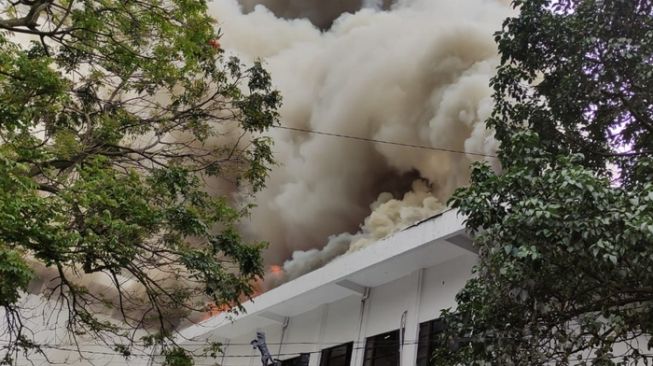 Video Penampakan Kebakaran Balai Kota Bandung, Terlihat Api dan Asap Membumbung Tinggi