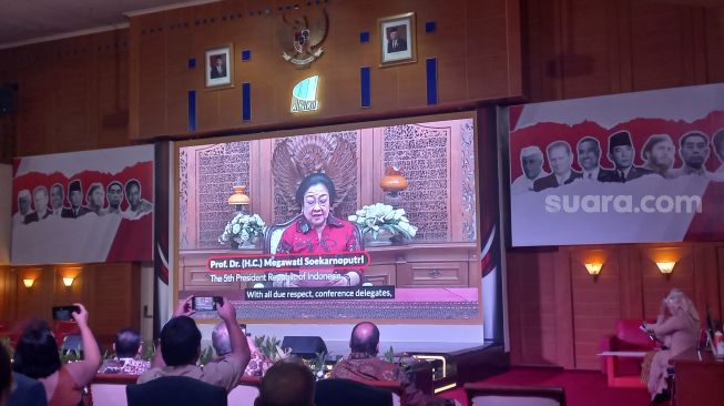 Megawati Puji Diri Sendiri Cantik dan Karismatik, Ini 5 Potret Masa Mudanya!