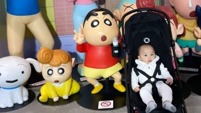 Potret Baby Izz liburan di Jepang (Instagram/@indpriw)