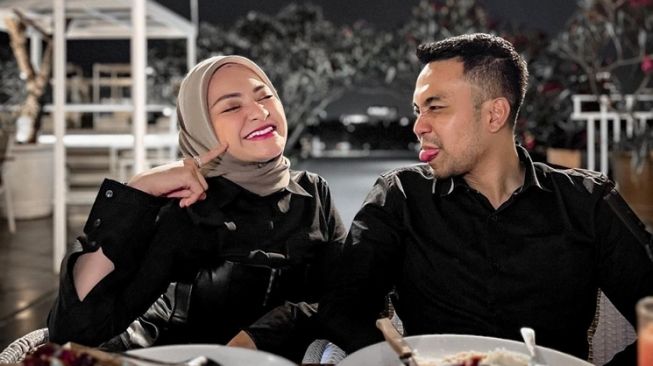 Tak Ingin Lama Pacaran, Nathalie Holscher Dan Faris Bakal Menikah