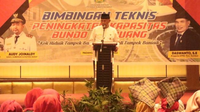 Gubernur Sumbar Ungkap Besarnya Peran Bundo Kanduang Lahirkan Generasi Berkualitas