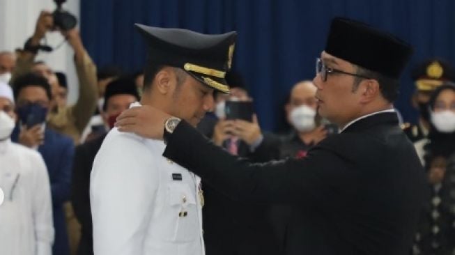 Hengky Kurniawan Resmi Dilantik Jadi Bupati Bandung Barat Definitif