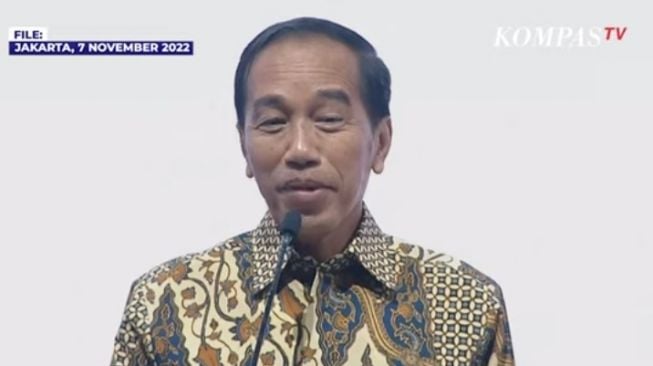 Heran Lihat Jokowi Ikut 'Sibuk' soal Pilpres 2024, Kader Demokrat Sindir: Baru Kali Ini Presiden Aktif Betul