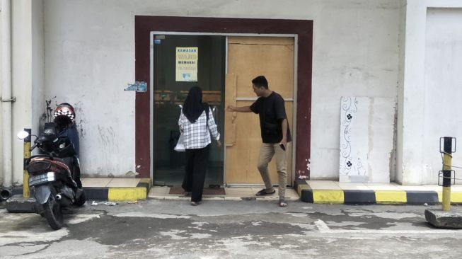 Pengelola Ramayana Serang Buka Suara Soal Pengunjung Pecahkan Pintu Kaca: Saya Tidak Minta Ganti Rugi