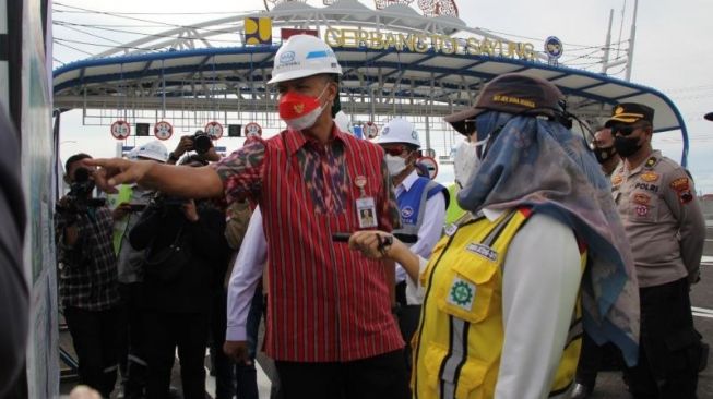 Ganjar Janji akan Segera Selesaikan, Persoalan Lahan Jalan Tol Semarang-Demak