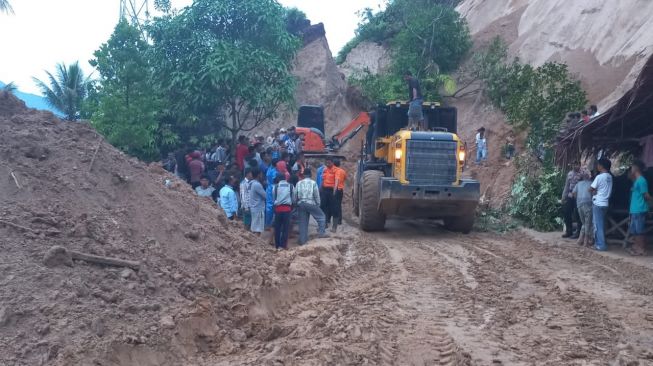 Dua Korban Tertimbun Galian Tanah di Agam Tewas, Satu Lagi Masih Dicari