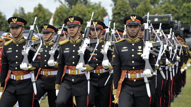 Anggota Paspampres mengikuti apel gelar pasukan dalam rangka pengamanan VVIP Presidensi G20 di Denpasar, Bali, Senin (7/11/2022). [ANTARA FOTO/Nyoman Hendra Wibowo/hp].