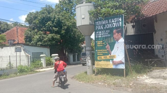 Keras! Gibran Ancam Copot Baliho Ucapan Terima Kasih Presiden Jokowi di Solo