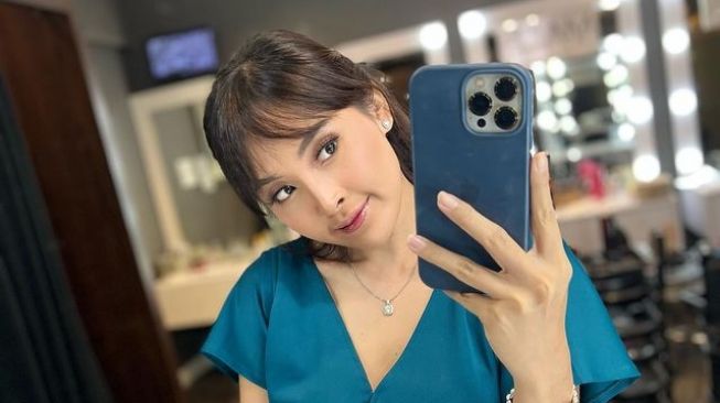 News Anchor Prima Alvernia (Instagram/@primaalvernia)