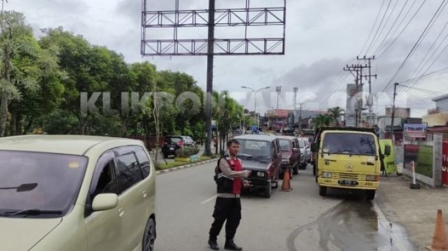 Takut Ada Pengetap, Polres Bontang Turun Langsung Awasi Pendistribusian BBM