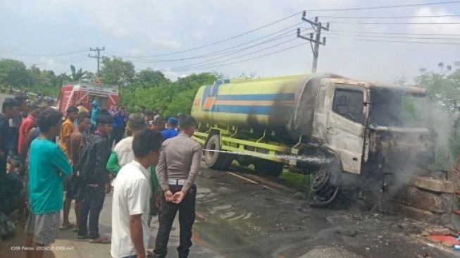 Ditabrak Truk Tangki, Ayah dan Anak Asal Mesuji Meninggal Dunia