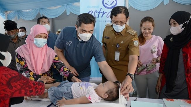 Estafet Peduli Bumi Asuransi Astra Tiba di Balikpapan, Bantu Kelola Sampah, Penanaman Mangrove, Sampai Posyandu