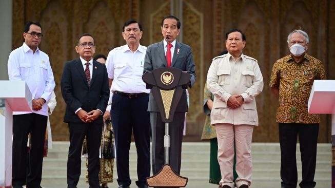 Presiden Joko Widodo atau Jokowi bertolak menuju Phnom Penh, Kamboja, Rabu (9/11/2022). [Foto: Muchlis Jr - Biro Pers Sekretariat Presiden]