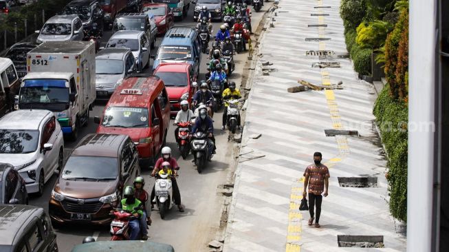 Revitalisasi Trotoar di Kota Depok yang Bikin Macet