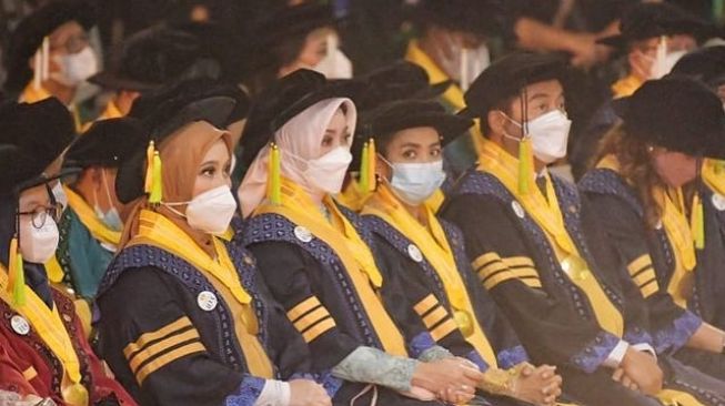 Potret Wisuda S3 Atalia Praratya (Instagram/@ataliapr)