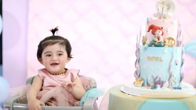 Bertema Little Mermaid, Intip 11 Potret Pesta Ulang Tahun Guzel Anak Ali Syakieb