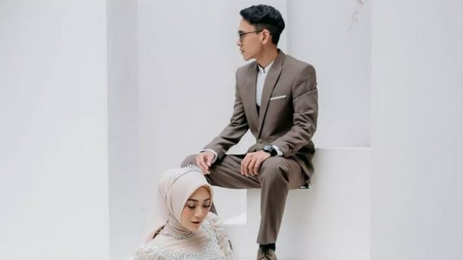 Potret Prewedding Beni Mulyana Kakak Lesti Kejora (Instagram/@raraiddd)