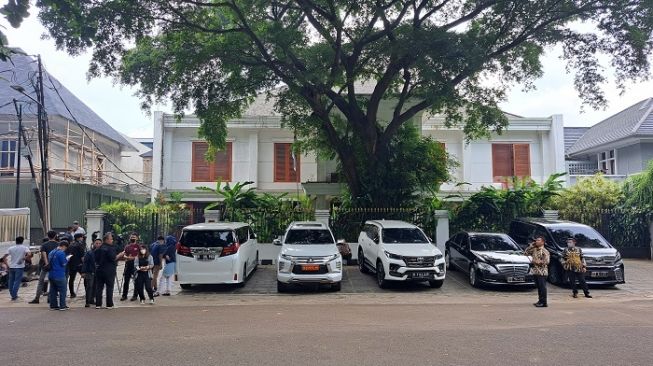 Penampakan kediaman Capres Prabowo Subianto di Kertanegara, Jakarta Selatan. (Suara.com/Bagaskara)