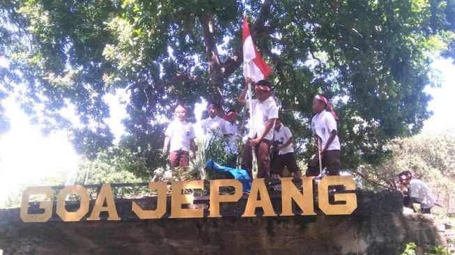 Goa Jepang TN Baluran Jadi Hotel Yamato, Siswa SD di Situbondo Robek Bendera Peringati Hari Pahlawan