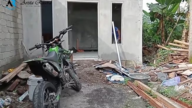 Potret Rumah Farel Prayoga yang Sedang Direnovasi (YouTube ARISTA Record)