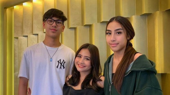 Potret Khayru Anak Gunawan dengan Rambut Ikal (Instagram/gunawan_sudrajat_real)