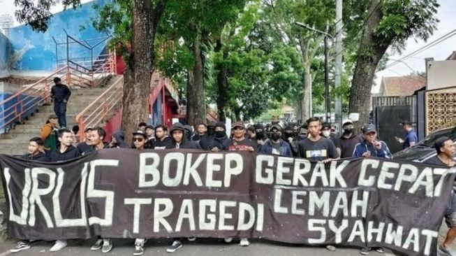 40 Hari Tragedi Kanjuruhan: Urus Bokep Gerak Cepat, Urus Tragedi Lemah Syahwat