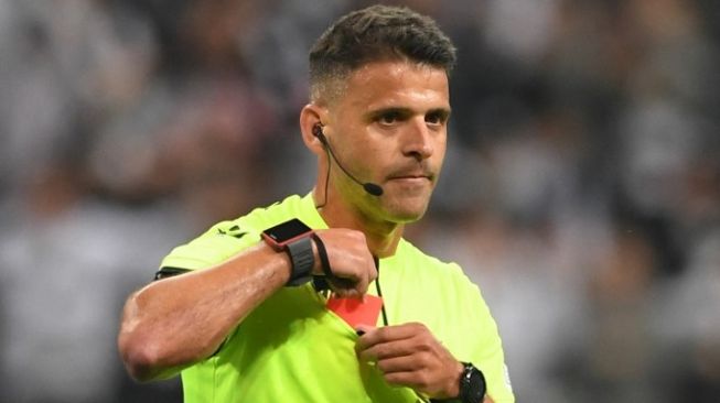 Profil Jesus Gil Manzano, Wasit Spanyol yang Viral Usai Pimpin Laga Barcelona
