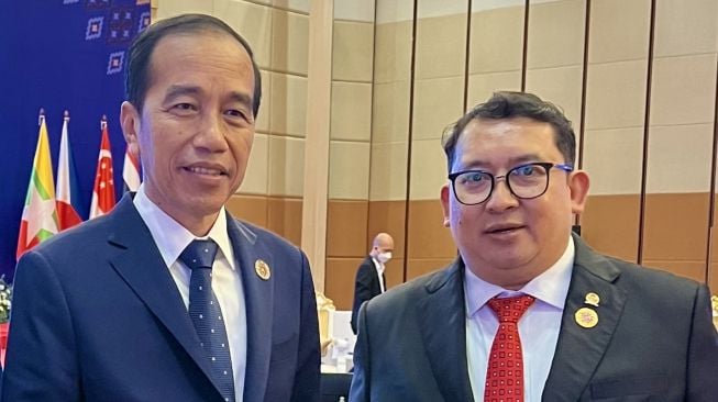 5 Unggahan Fadli Zon Kritik Habis Jokowi sebelum Ucapkan Terima Kasih ke Presiden soal 'Jatahnya Prabowo'