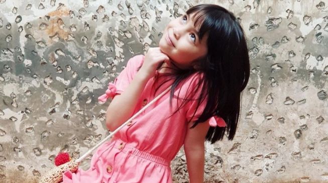 Potret Sienna Anak Ben Kasyafani Makin Mirip Marshanda (instagram/@siennakasyafani)