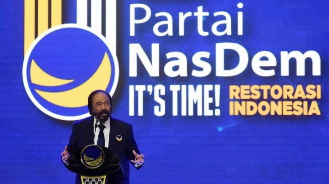 Ketua Umum Partai NasDem Surya Paloh menyampaikan pidato politiknya dalam Perayaan HUT ke-11 Partai NasDem di Jakarta, Jumat (11/11/2022). [NTARA FOTO/Indrianto Eko Suwarso/YU]